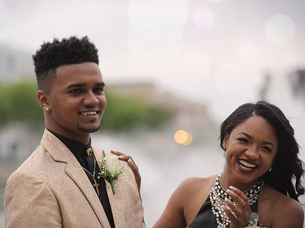 prom couple smiling